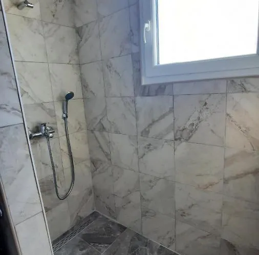 Pinoapplosinj Apartman Veli Lošinj