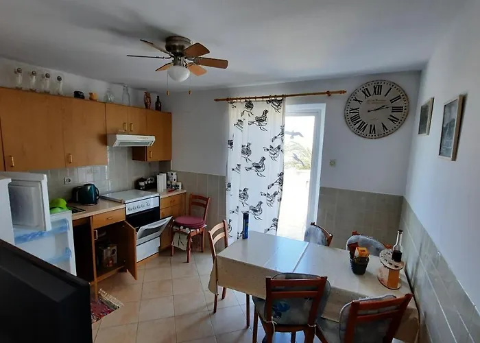 Pinoapplosinj Apartman Veli Lošinj