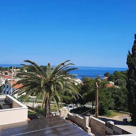 Pinoapplosinj Apartment Veli Lošinj