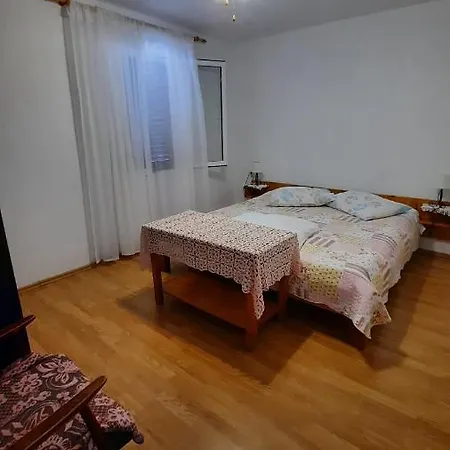 Pinoapplosinj Veli Lošinj