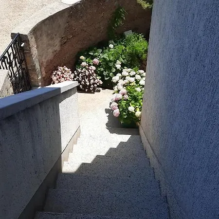 Pinoapplosinj Apartment *